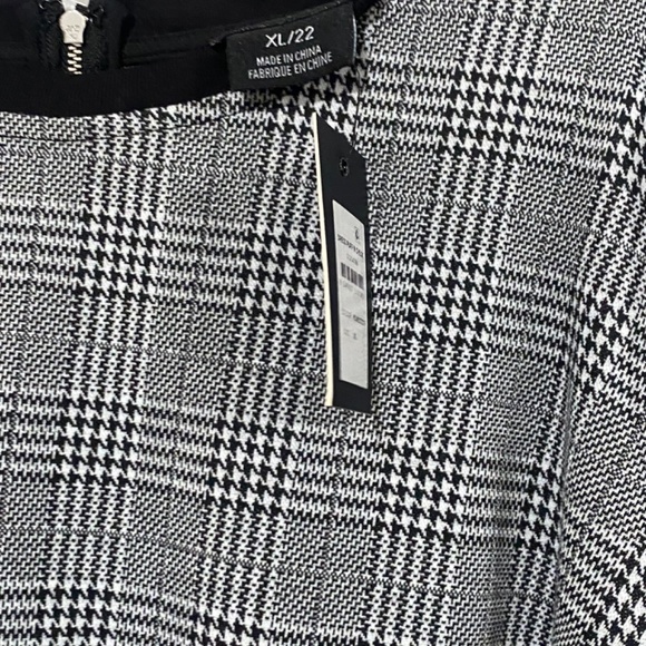 City Chic Puff Sleeve Dress - Picture 3 of 4